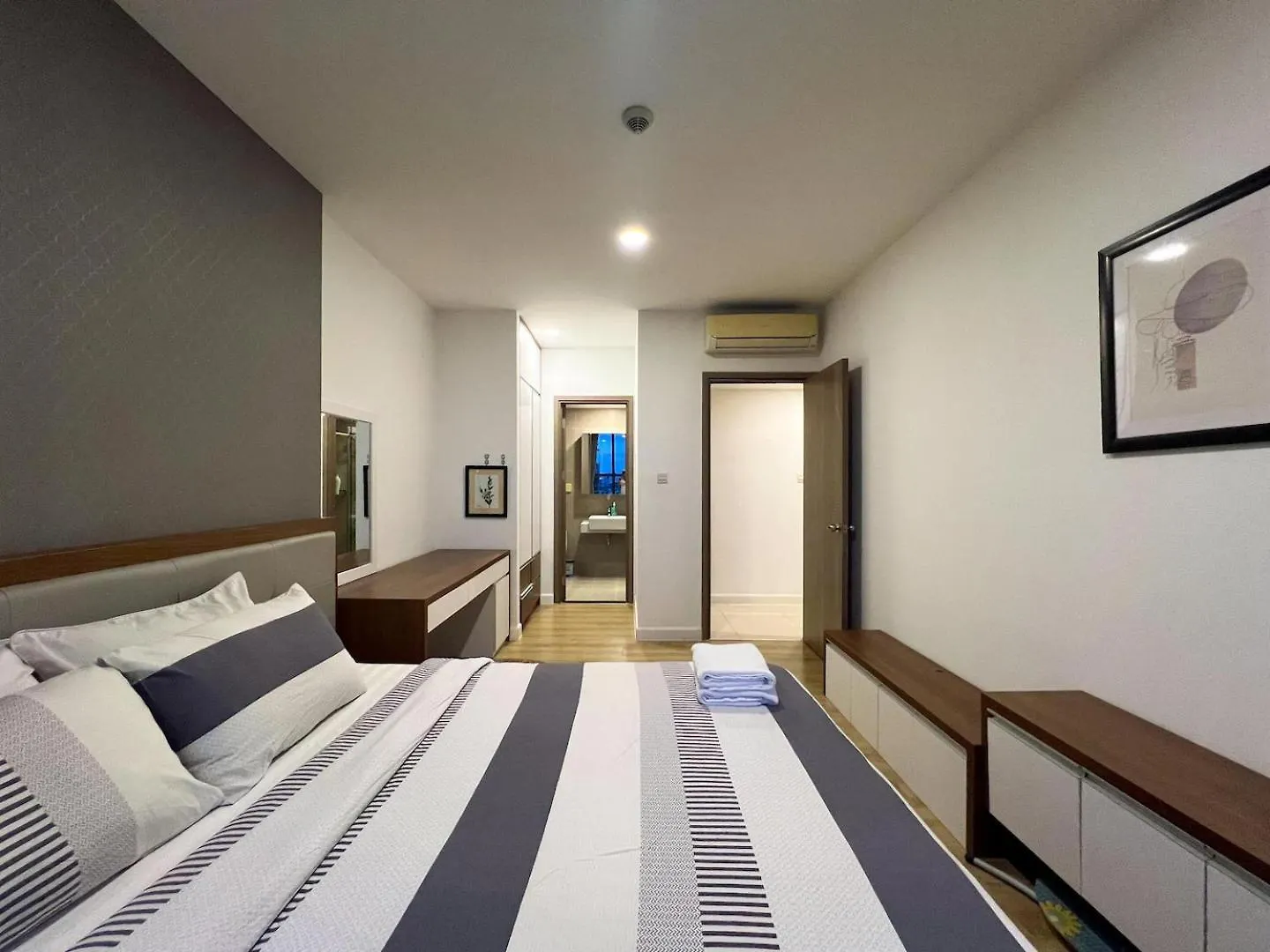 The Icon 56 Building & Apartment D4 Ho Chi Minh City Vietnam